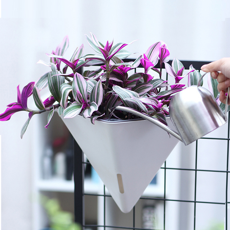 ファッション三角形壁掛け植木鉢、自動給水式吊り下げプランター - Aloe Vera Pot のレビューと価格
